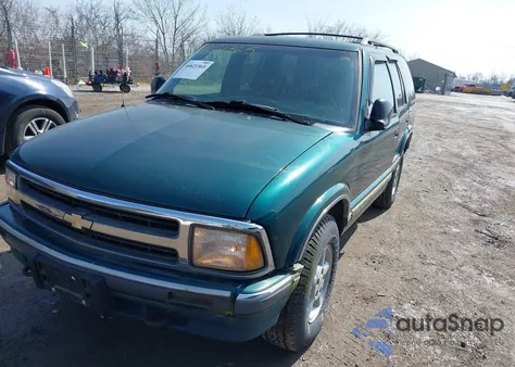 1996 Chevrolet Blazer z USA, uszkodzony, nr VIN 1GNDT13W2T2140372